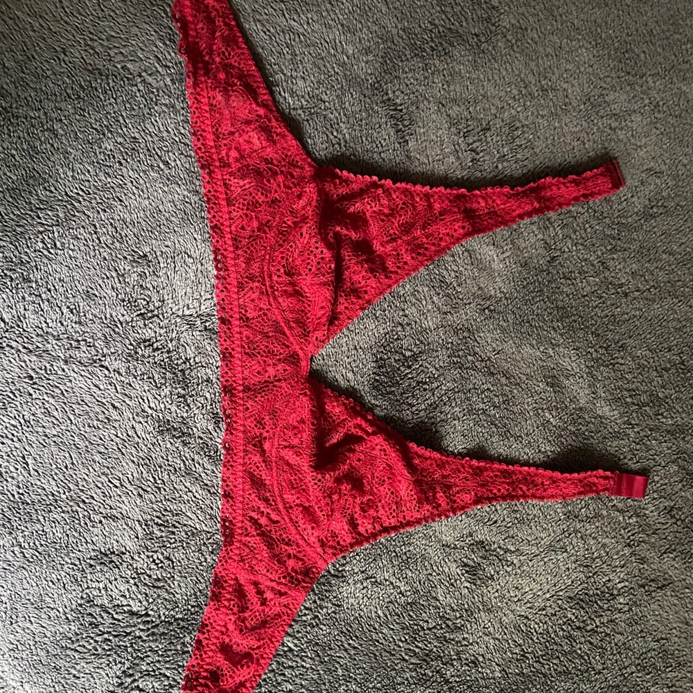 Red VS bralette